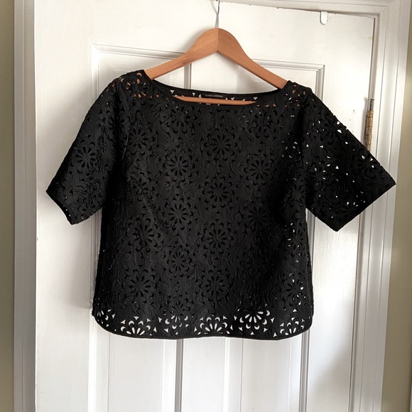 Black Banana Republic laser cut crop top - Picture 1 of 3